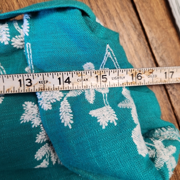 SOFT SURROUNDINGS Embroidered Isla Verde Linen Blend Button-Up Shirt BACK DETAIL - Picture 12 of 12